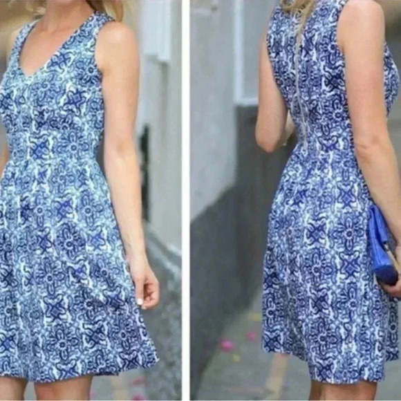 MILLY blue and white fit and flare dress with pockets - Picture 3 of 11